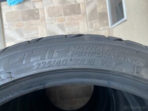 225/40 R18 - 4