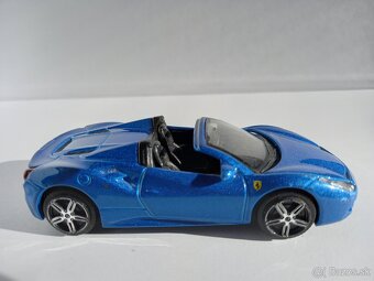 BBURAGO - FERRARI 488 SPIDER - 1:43 - POZRI DETAILNÉ FOTO - 4