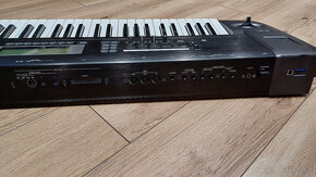 Predám KORG TR76 - 4