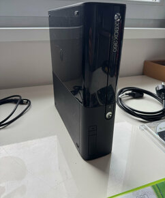 Microsoft Xbox 360E 250 GB - 4