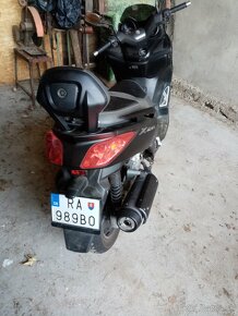 Predám skúter Yamaha 125 x-max - 4