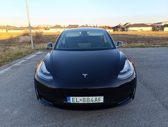 Tesla 3 SR+ - 4