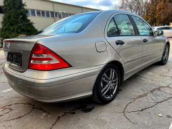 Mercedes Benz C200 W203 - 4