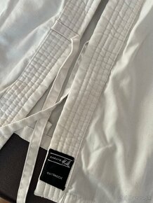 Decathlon Karate kimono na 150/152 cm - 4