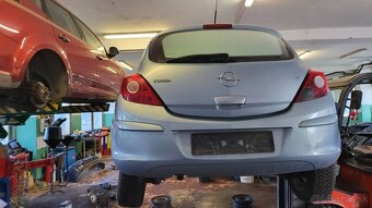 Rozpredam Opel Corsa D 1,4 - 4