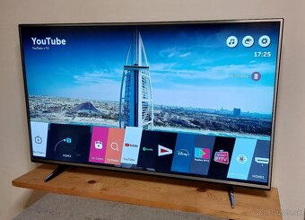 LG 55" 4K UHD Smart TV (LG 55UH615V) - 4