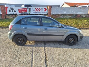 Kia Rio 1.4 LX - 4