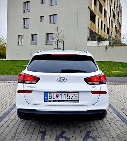 Hyundai i30 1,6 CRDI 2020 v Záruke + zimné pneumatiky - 4