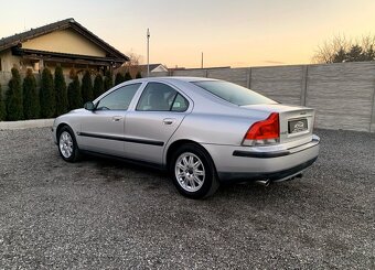 VOLVO S60 2.0 R5 TURBO MOMENTUM - 4