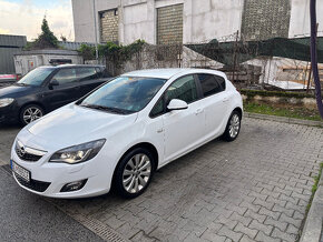 Opel Astra J 1.6 benzín 2011 - 4