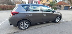 Toyota Auris 1,4 benzín - 4