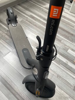 Xiaomi Mi Electric Scooter Essential - čierna - 4