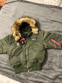 NOVA BUNDA ALPHA INDUSTRIES M - 4