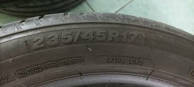 Pneu 235/45 R17 - 4