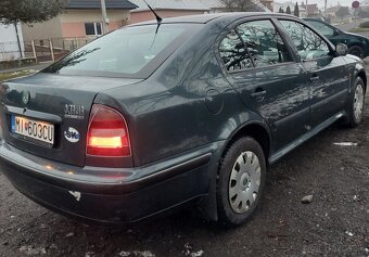 Škoda Octavia 2.0 benzín - 4