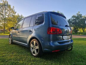 Volkswagen Touran 2.0 TDI Highline DSG - 4