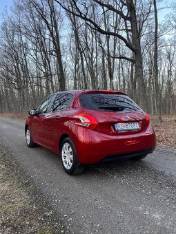 Peugeot 208 - 4