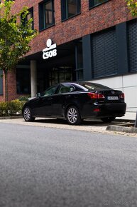 Lexus is 220d - 4