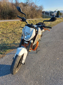 KTM Duke 690 - 4