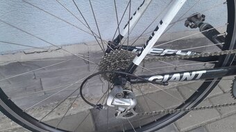 Giant Defy 4 - 4