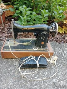 Starodávny šijací stroj - 4