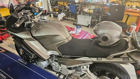 Yamaha FJR 1300 - 4