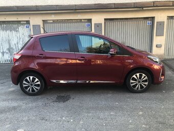 Toyota Yaris 1.5 Hybrid Style e-CVT - 4