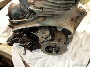 Motor jawa 250 - 4