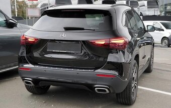 Mercedes-Benz GLA 180 - 4