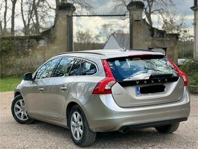 Volvo V60 D2 Momentum, Automat - 4