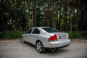 Volvo S60 R AWD 2.5Turbo 220kw - 4