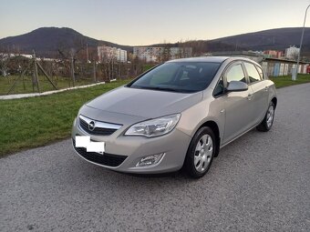 Opel Astra J 1.4 16v 74-Kw (101Ps) Comfort-line Rezervovane - 4