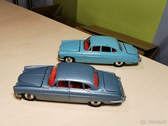 Corgi toys Jaguar Mark X - 4