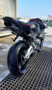 Honda cbr1000rr - 4