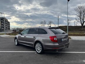 Škoda Superb Combi 3.6 FSI V6 4x4 Elegance DSG - 4