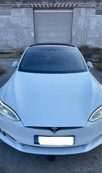 Tesla Model S - 4