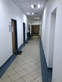 ADMINISTRATÍVNY PRIESTOR 60 m2 v širokom centre BA - 4