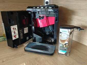 Predám Automatické espresso Siemens EQ.500 integral - 4