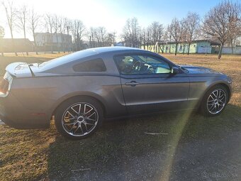 Predám auto Ford Mustang - 4