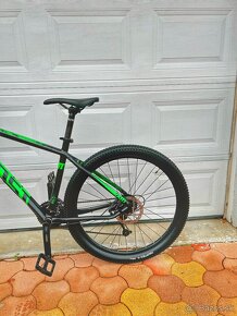 Bicykel GHOST KATO 4.9 NIGHT BLACK / RIOT GREEN 27,5 / M / - 4