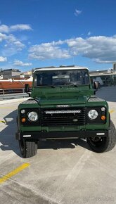 Land Rover Defender 90 - 4