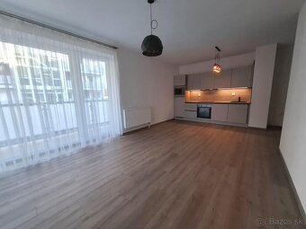 PRENÁJOM 2 IZBOVÝ BYT 61 M2 Z TOHO 10 M2 BALKÓN GARÁŽ POPRAD - 4