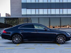 Mercedes-Benz CLS500 V8 - 4