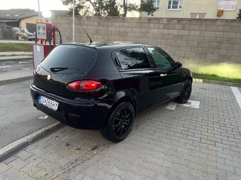 Alfa Romeo 147 1.9 JTD - 4