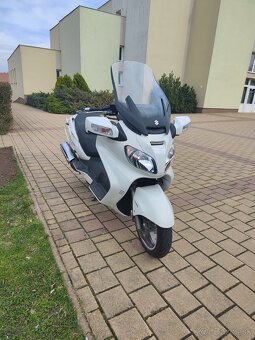 Suzuki burgman 650. - 4