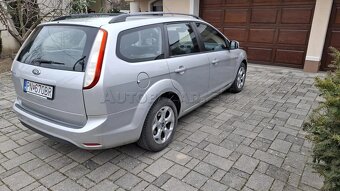 Ford Focus Combi 1.6 16V Duratec Ambiente - 4