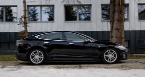 Tesla Model S, 85D - 4