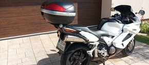 Honda VFR 800 - 4