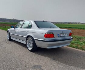 BMW 735i E38 V8 po rekonštrukcii - 4