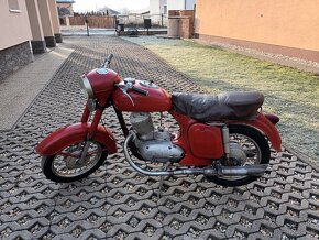 Jawa 250 - 4